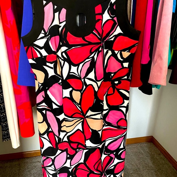 Cute, colorful dresses - Picture 1 of 8